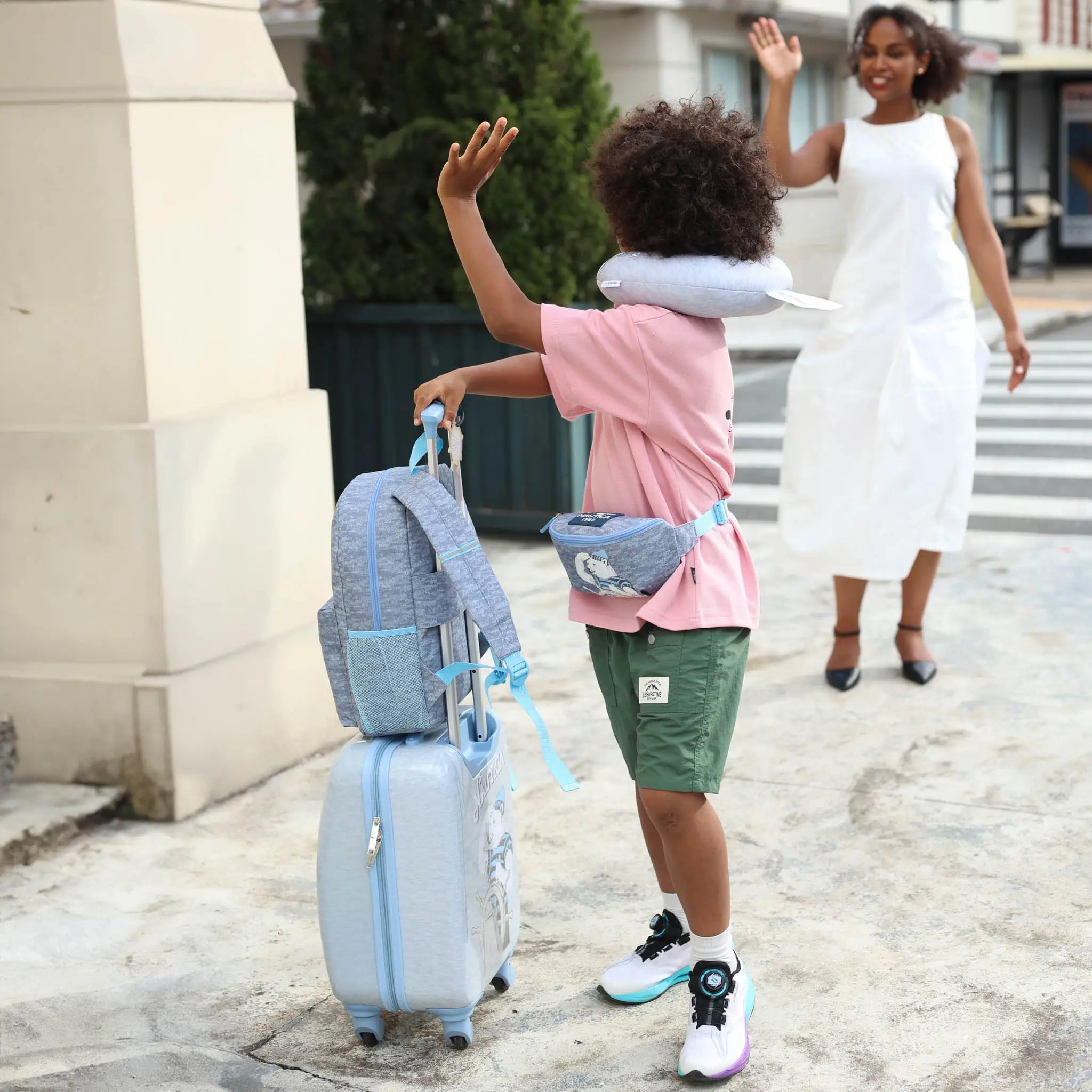 Kids 18" Carry-on Suitcase Travel Set